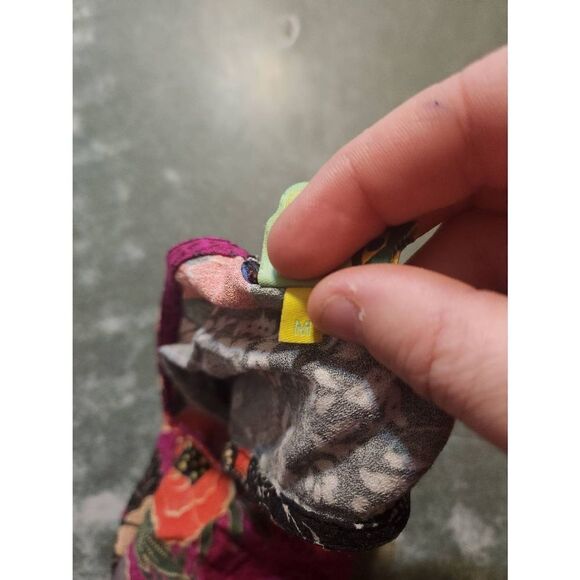 Farm Rio multi color sleeveless top sz Medium - Picture 3 of 3